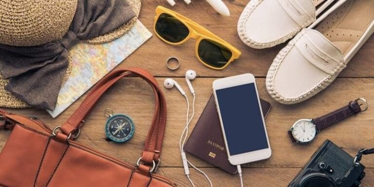 Fashionable Accessories for Travelers